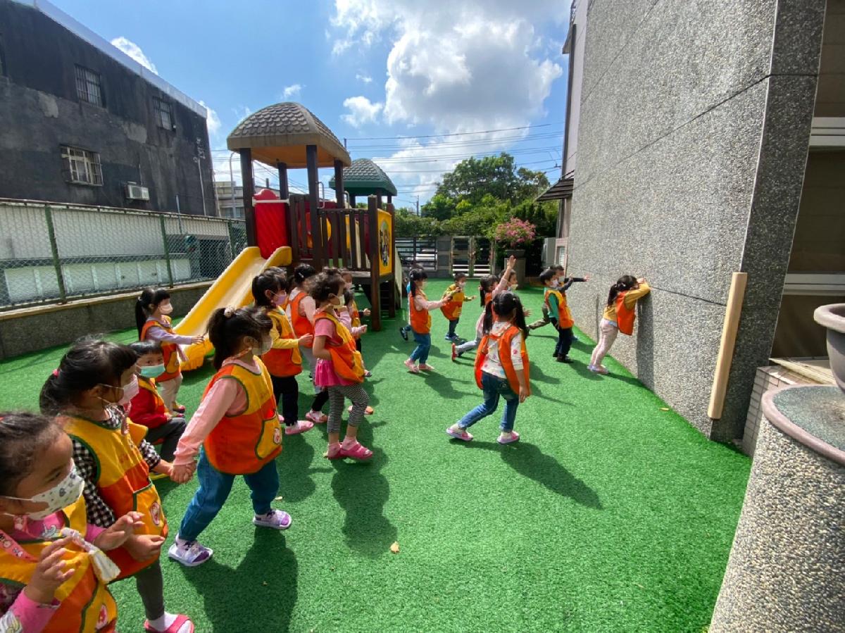 園本部遊樂場123木頭人