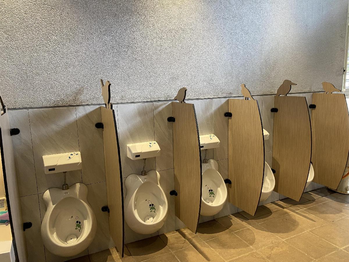 可愛的小青蛙小便池