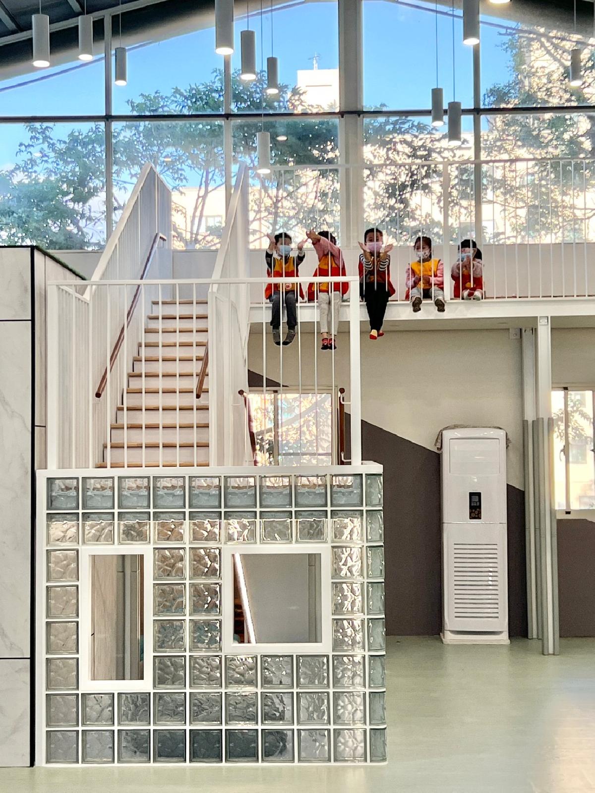 安全又有趣的樓梯平台